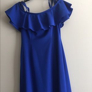 Tahari Beautiful off shoulder dress
